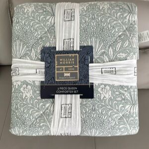 New William Morris & Co. Queen Comforter Chintz Botanical Floral Light Green 90"